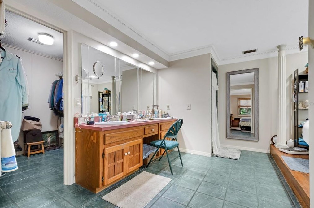 3680 Swindell Rd, Plant City FL  33565-2551 exterior