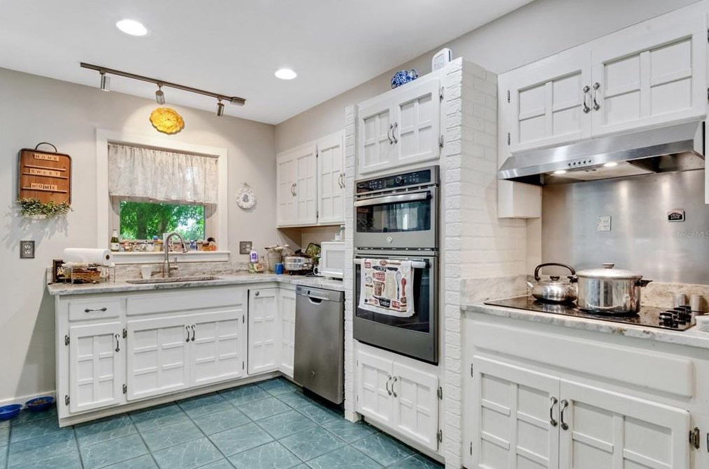 3680 Swindell Rd, Plant City FL  33565-2551 exterior