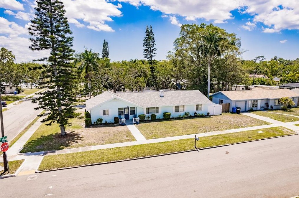 1838 1st Ave, Bradenton FL  34208-1404 exterior