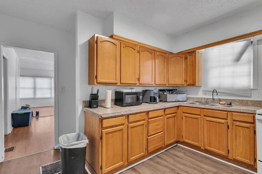 1027 Lime St, Lakeland FL  33815-4351 exterior