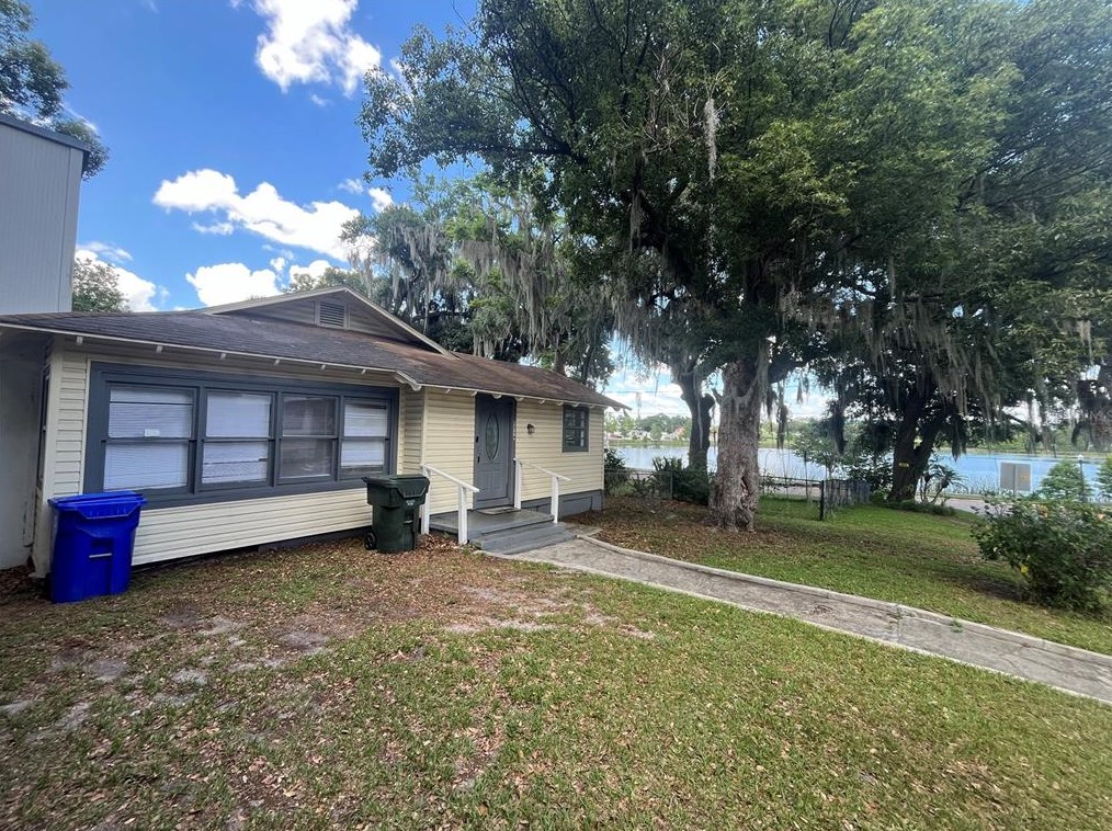 1027 Lime St, Lakeland FL  33815-4351 exterior