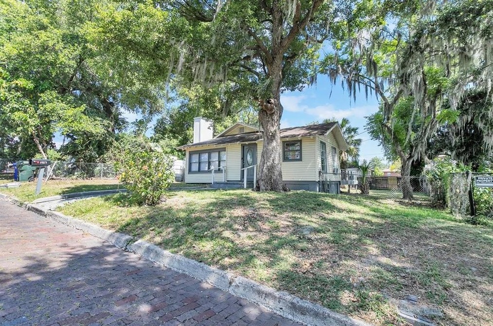 1027 Lime St, Lakeland FL  33815-4351 exterior