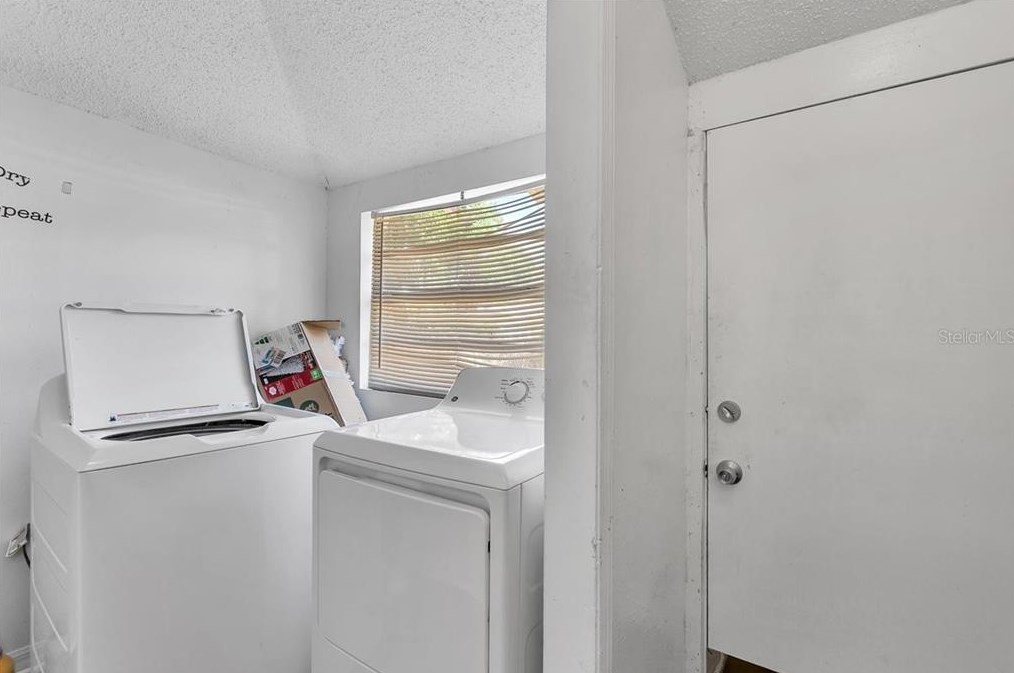 1027 Lime St, Lakeland FL  33815-4351 exterior