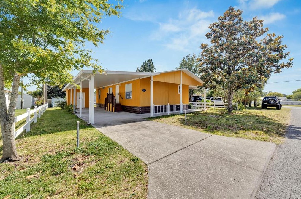 37736 Deble Ave, Zephyrhills, FL 33542