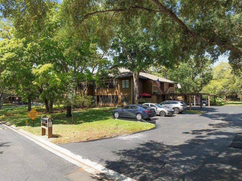 2003 Lennox Rd E #2003, Palm Harbor, FL 34683