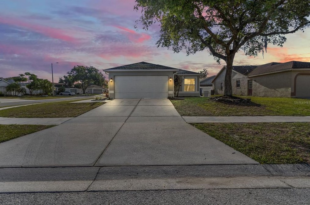 13215 Pine Creek Cir, Riverview, FL 33579-7135