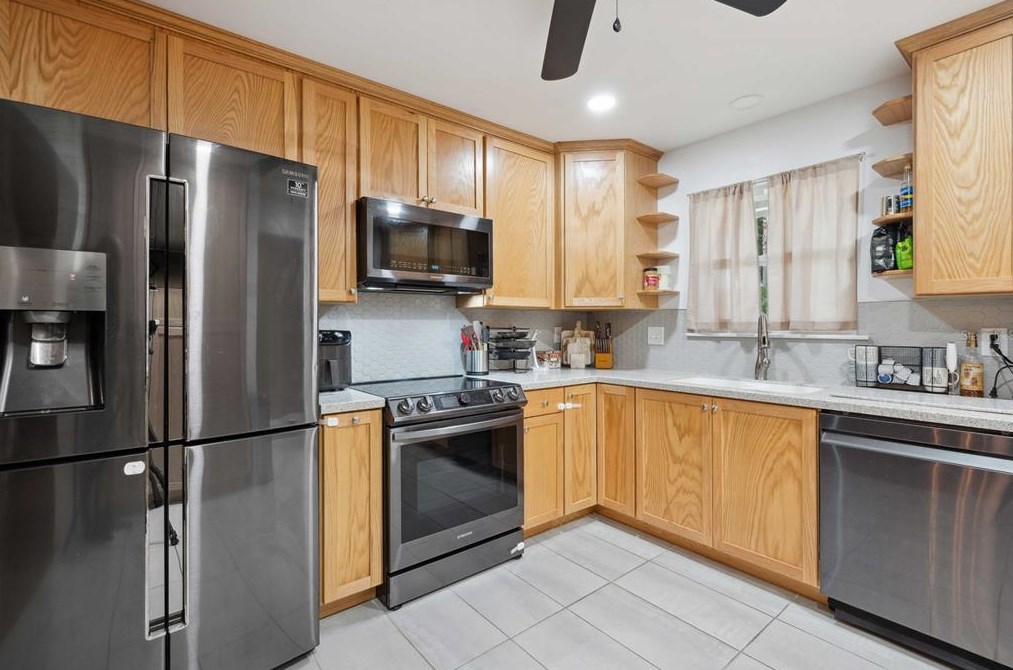 35138 Whispering Oaks Blvd, Dade City FL  33523-8961 exterior