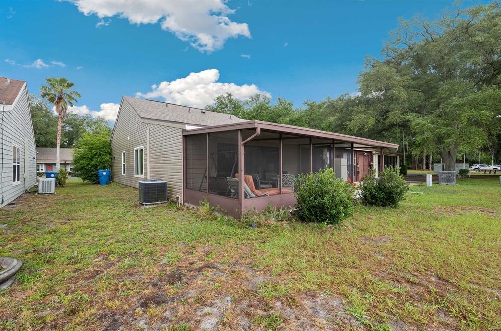 35138 Whispering Oaks Blvd, Dade City FL  33523-8961 exterior