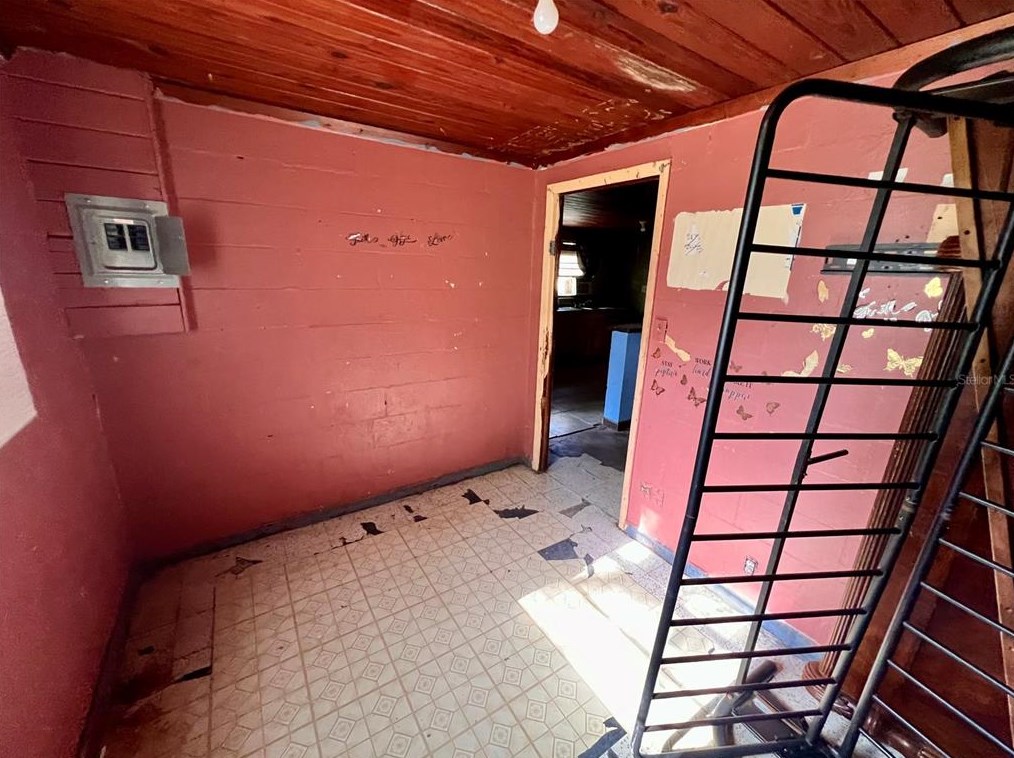 32720 Tyndall Rd, Zephyrhills FL  33545-6118 exterior