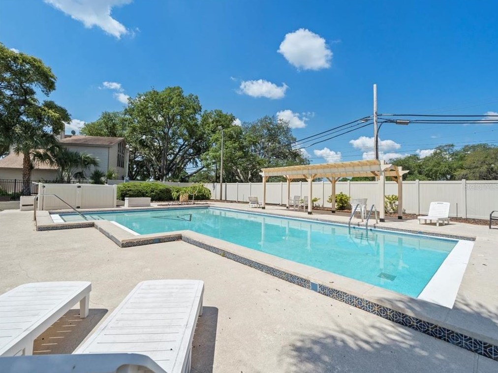 9518 Citrus Glen Pl, Tampa, FL 33618-4018