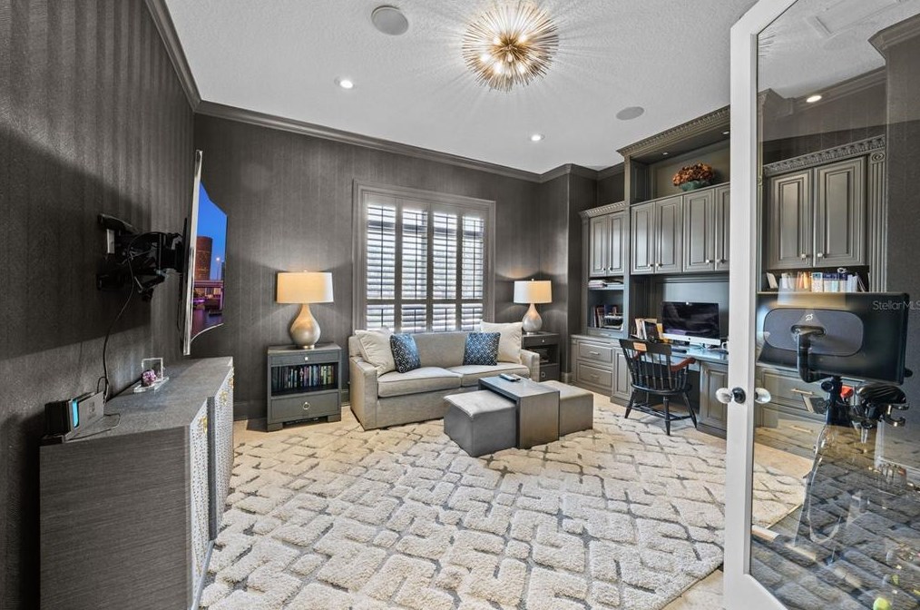 4919 Melrose Ave, Tampa FL 33629-5527 exterior