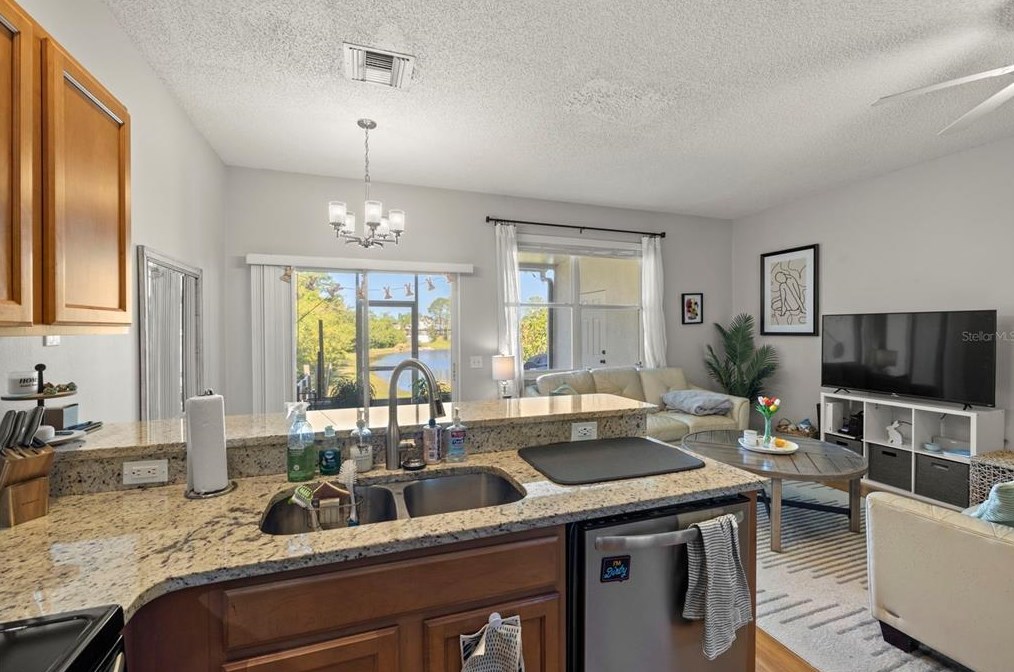 522 Black Lion Dr, Saint Petersburg FL  33716-3472 exterior