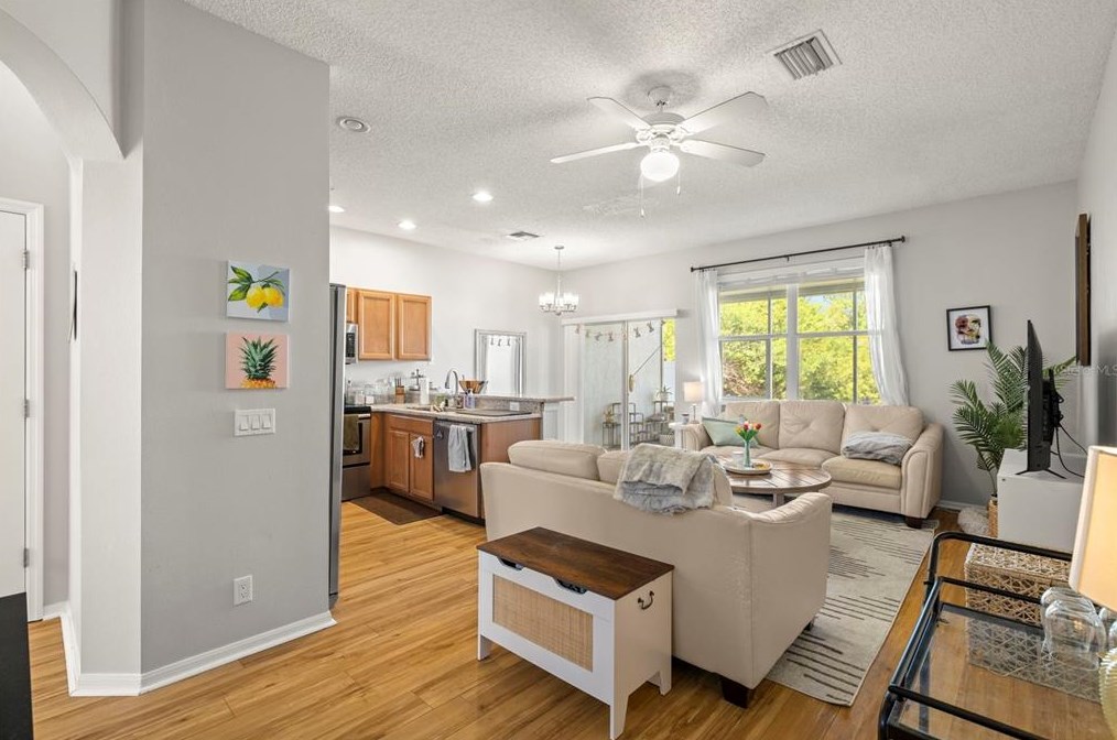 522 Black Lion Dr, Saint Petersburg FL  33716-3472 exterior