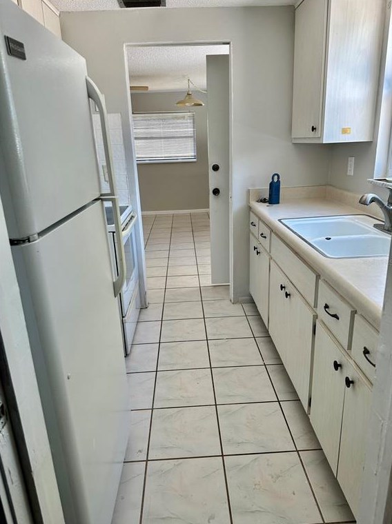 1001 Heron Ct, Dunedin FL  34698-8209 exterior