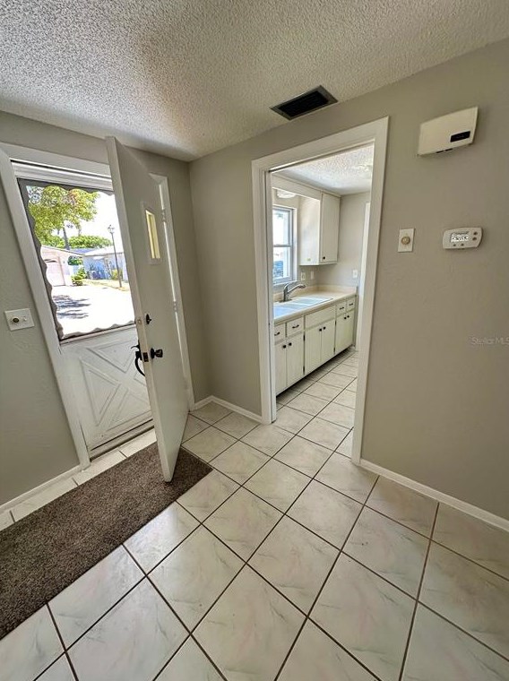 1001 Heron Ct, Dunedin FL  34698-8209 exterior