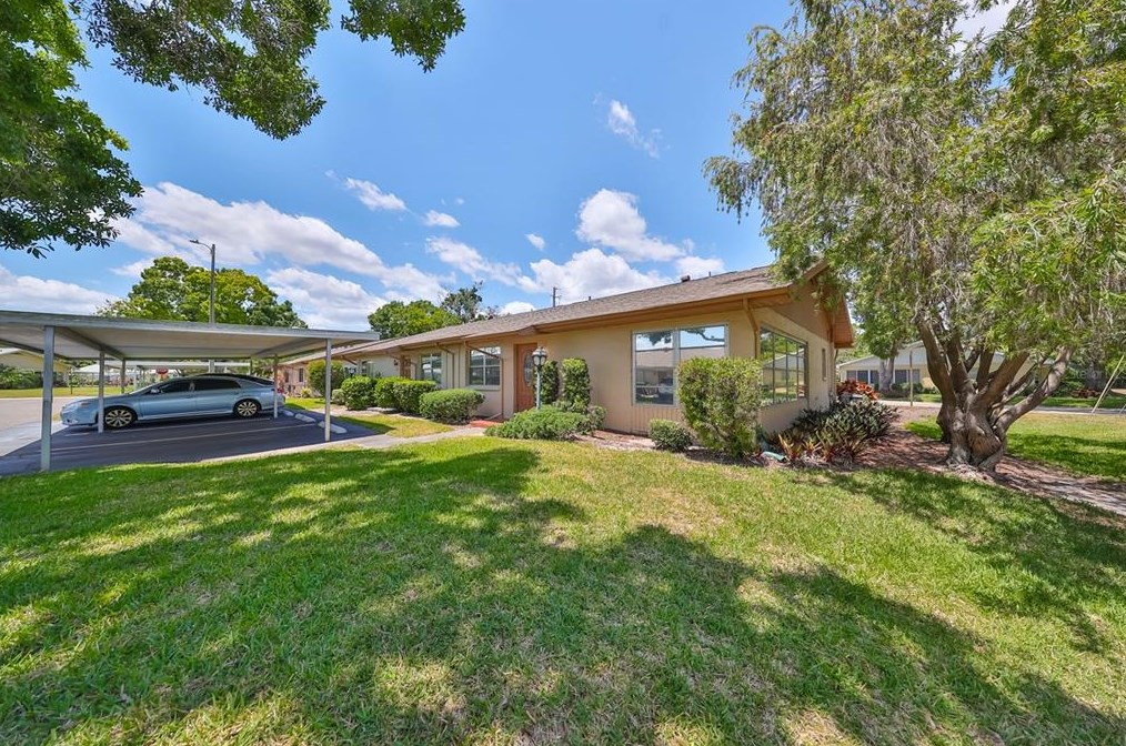 108 Gloucester Blvd, Ruskin, FL 33573-7319