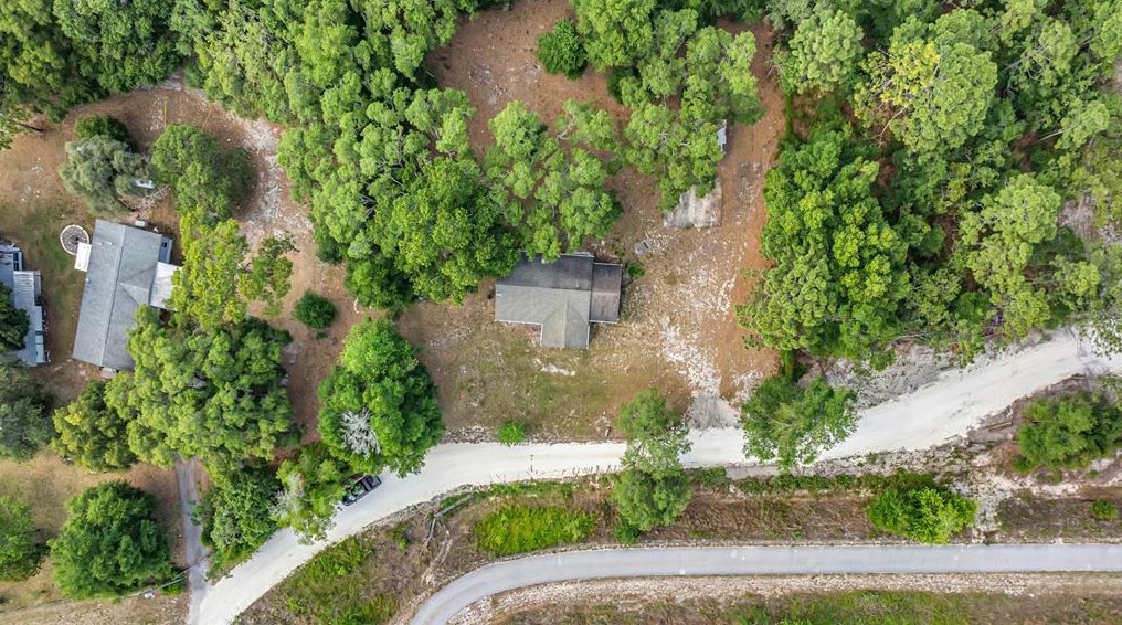 16731 Caldwell Ln, Brooksville, FL 34610-3943