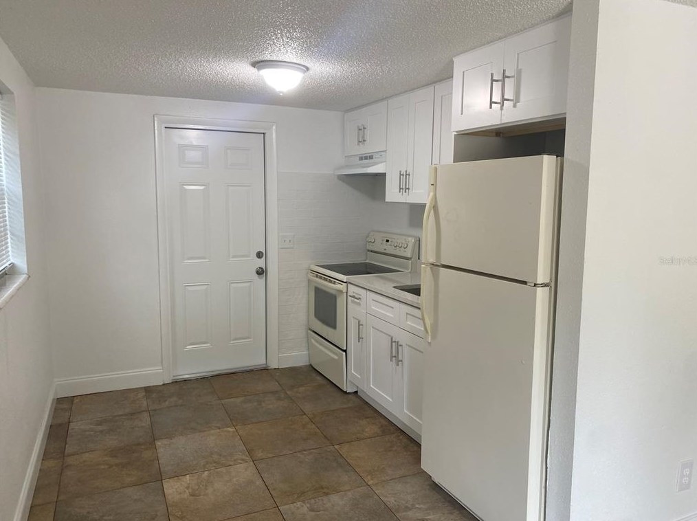 9709 E Castle Ct #a, Tampa, FL 33612