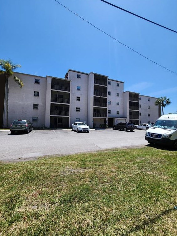 5541 Bay Blvd #403, Port Richey, FL 34668