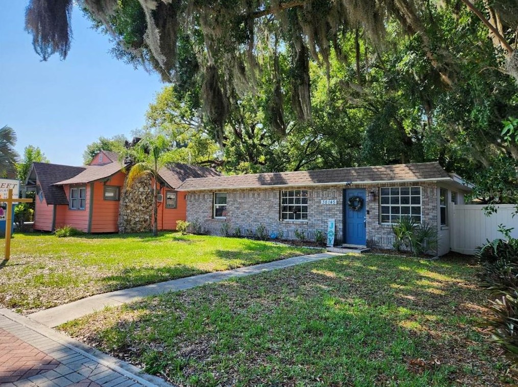 38145 5th Ave, Zephyrhills FL  33542-4974 exterior