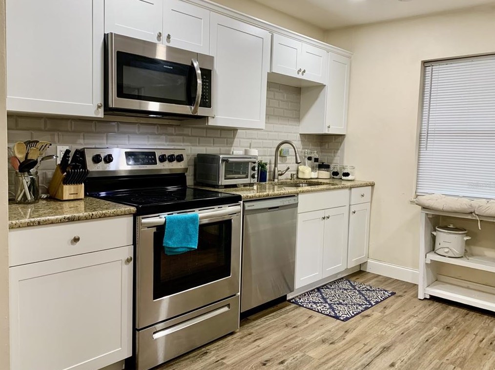 38145 5th Ave, Zephyrhills FL  33542-4974 exterior