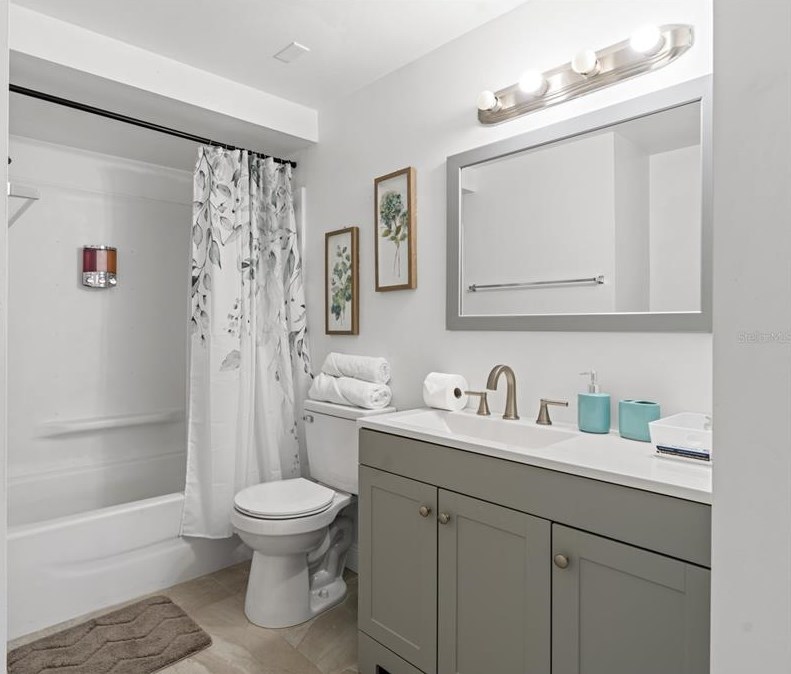 7208 Chesswood Ct, Tampa FL exterior