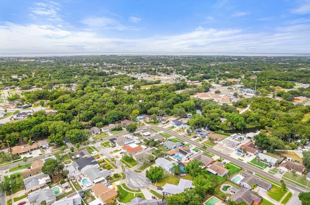 7208 Chesswood Ct, Tampa FL exterior