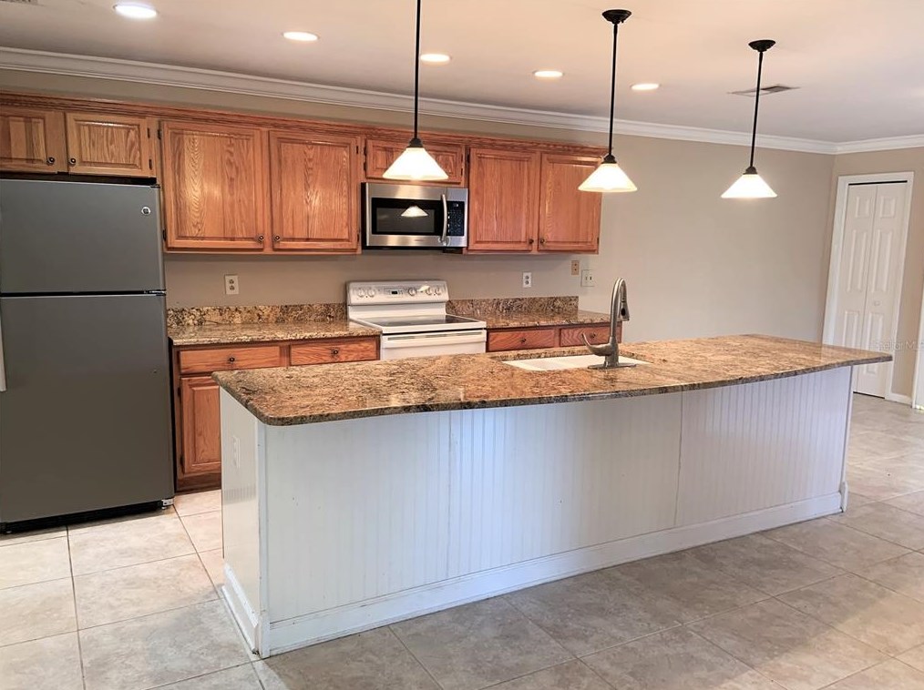 13614 Clubside Dr, Tampa FL  33624-3426 exterior