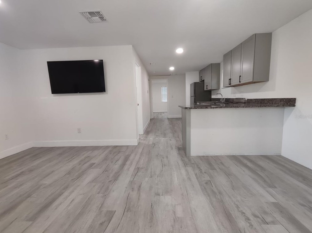 1405 Drane St, Plant City, FL 33563-5855
