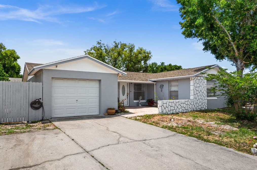 10116 Enchanted Oaks Ct, Tampa, FL 33615-1616