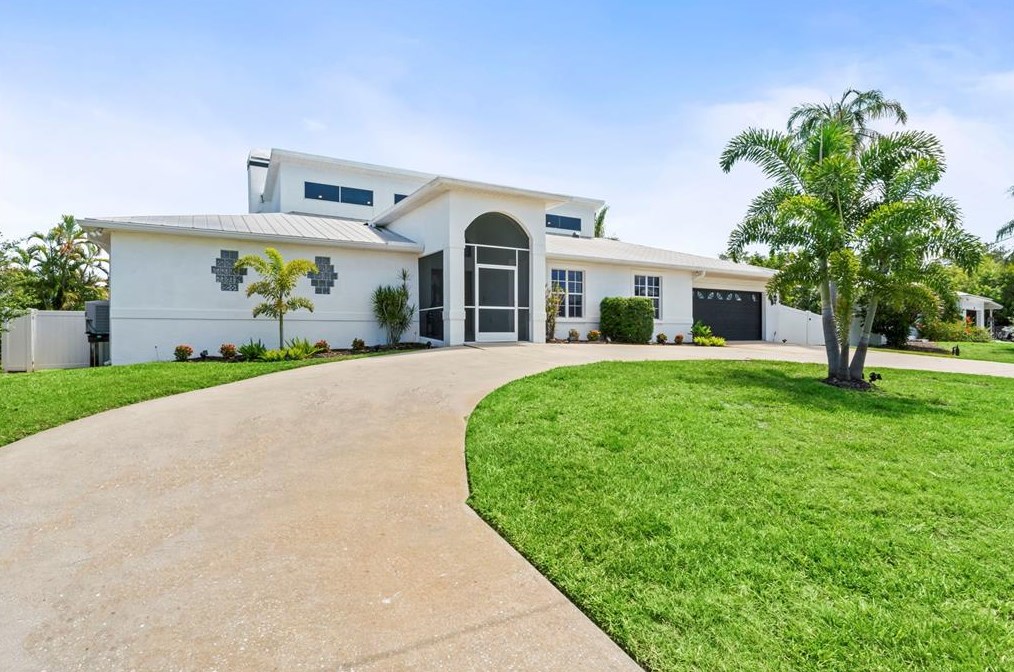 617 Kingston Ct, Ruskin, FL 33572-2426