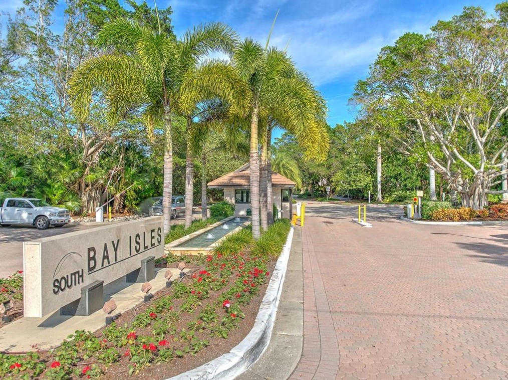 2377 Harbour Oaks Dr, Longboat Key, FL 34228