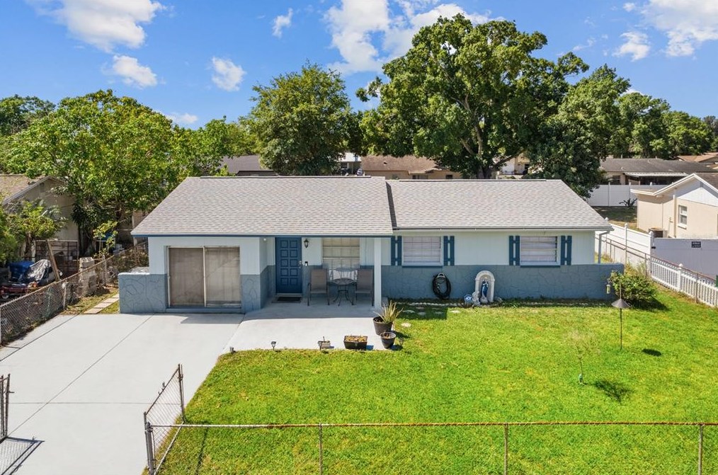 1719 Julian Lane Dr, Tampa, FL 33619-5549