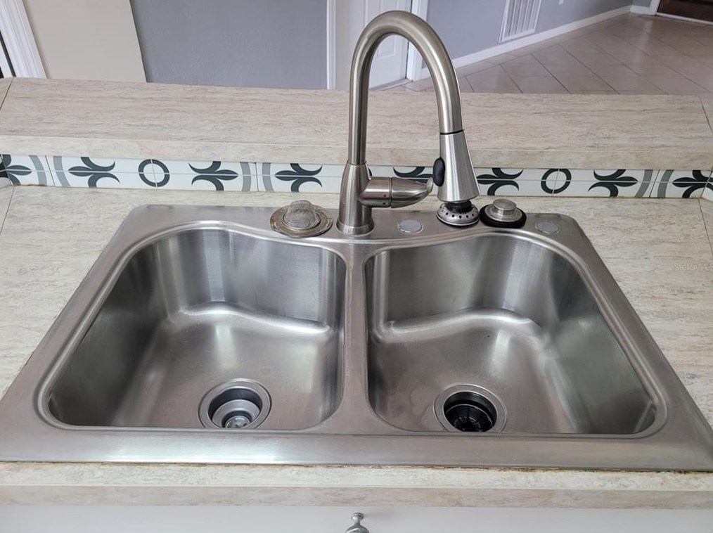 6145 Maplewood Dr, New Port Richey FL exterior