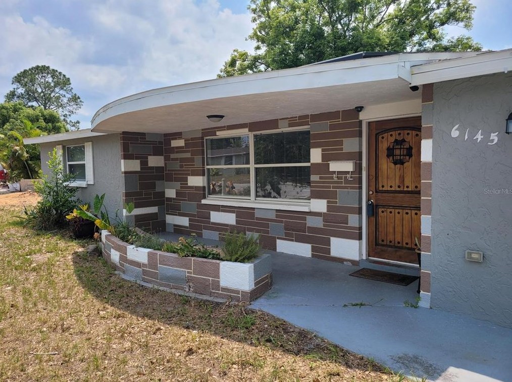 6145 Maplewood Dr, New Port Richey FL exterior