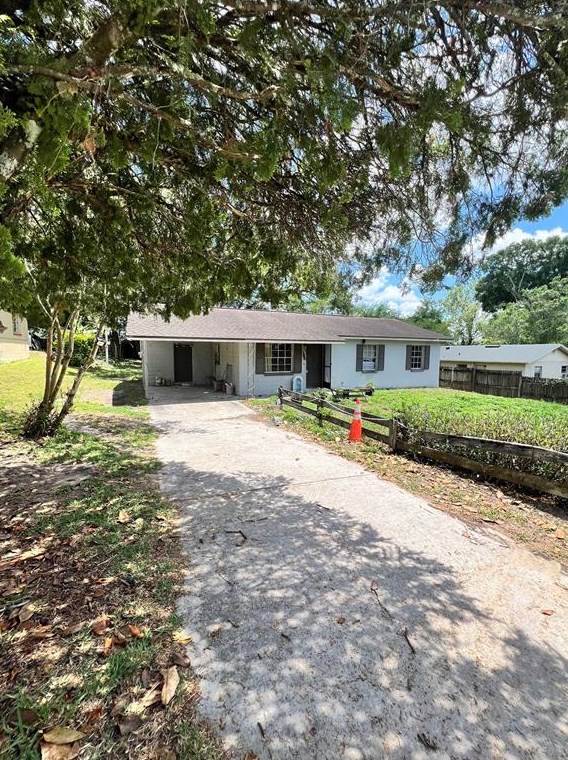 16012 Chieftain Dr, Dade City, FL 33525
