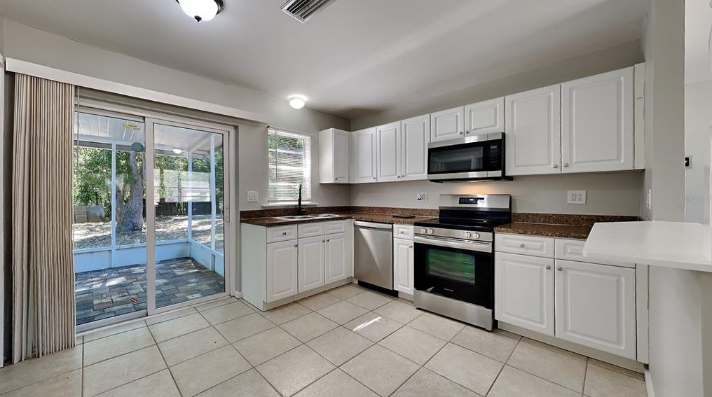 15204 Omaha St, Port Richey FL  34667-3661 exterior