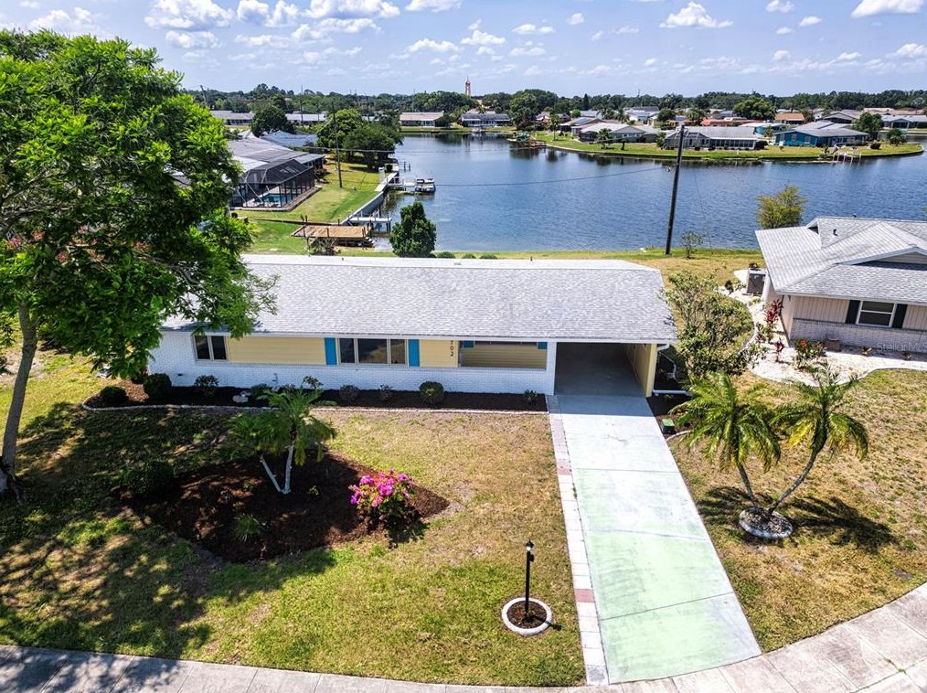 1702 Amhurst Cir, Ruskin, FL 33573-5202