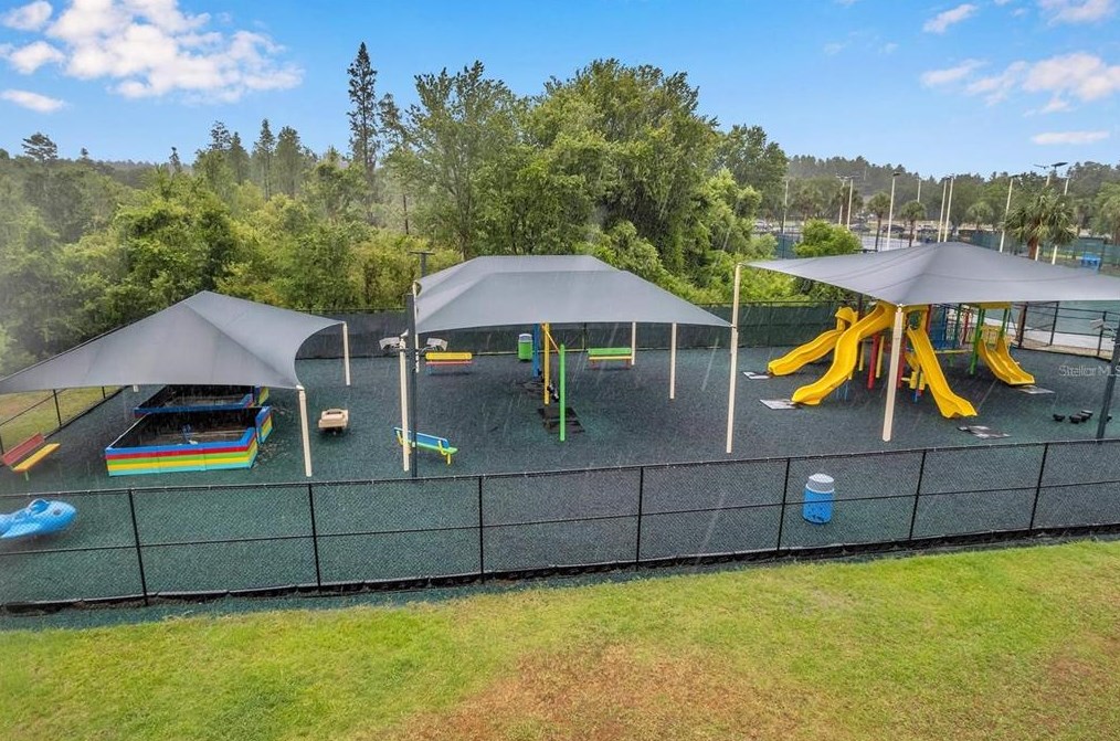 30233 Lacledes Ln, Zephyrhills FL  33543-7655 exterior