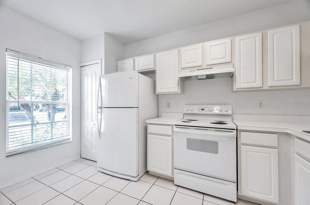 30233 Lacledes Ln, Zephyrhills FL  33543-7655 exterior