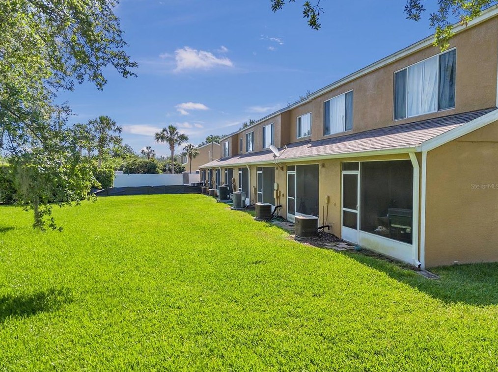 30233 Lacledes Ln, Zephyrhills FL  33543-7655 exterior