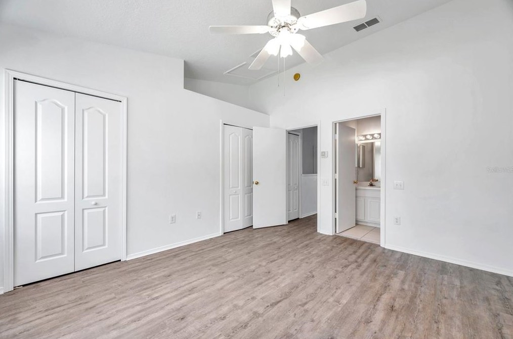 30233 Lacledes Ln, Zephyrhills FL  33543-7655 exterior