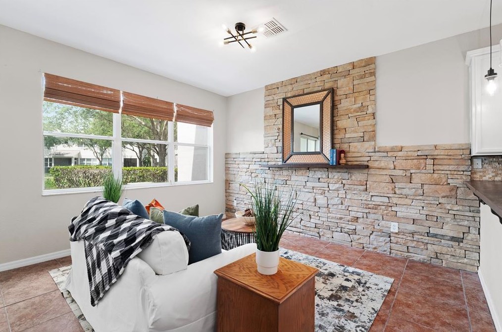 10310 Stone Moss Ave, Tampa FL 33647-3533 exterior