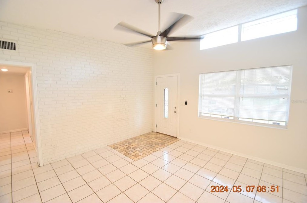 2015 E Clinton St, Tampa, FL 33610