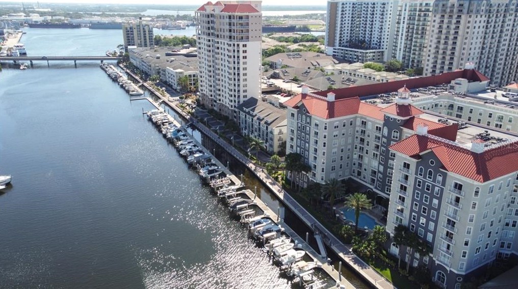 700 Harbour Island Blvd, Tampa FL  33602-5712 exterior