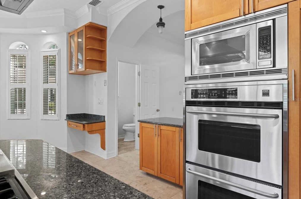 1102 Moody Ave, Tampa FL  33629-4725 exterior