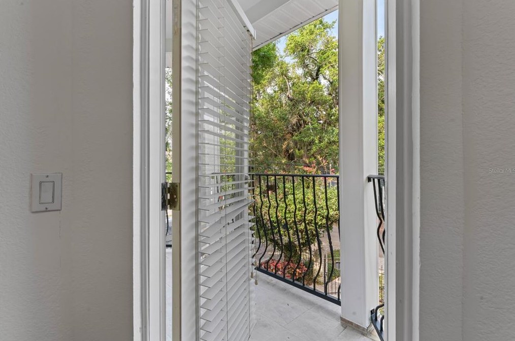 1102 Moody Ave, Tampa FL  33629-4725 exterior