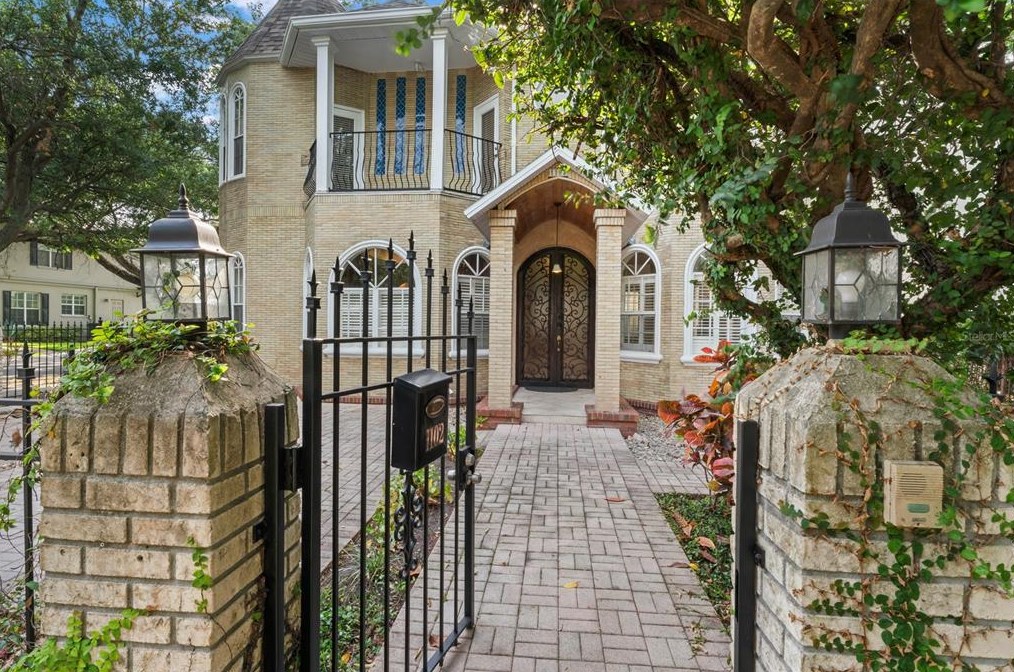 1102 Moody Ave, Tampa FL  33629-4725 exterior