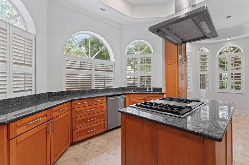 1102 Moody Ave, Tampa FL  33629-4725 exterior