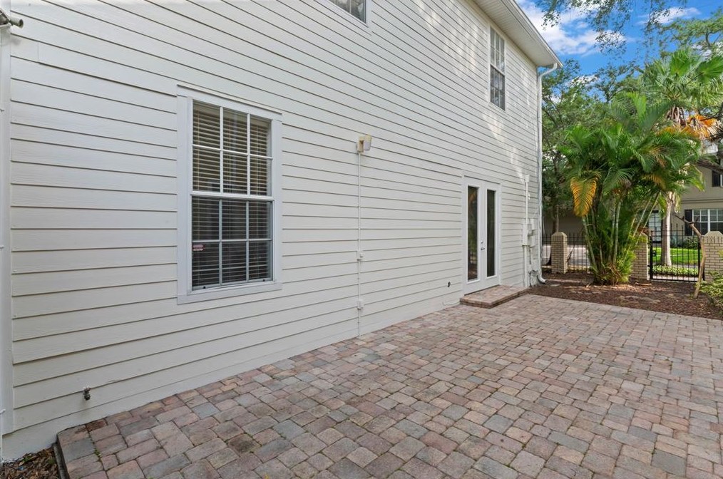 1102 Moody Ave, Tampa FL  33629-4725 exterior